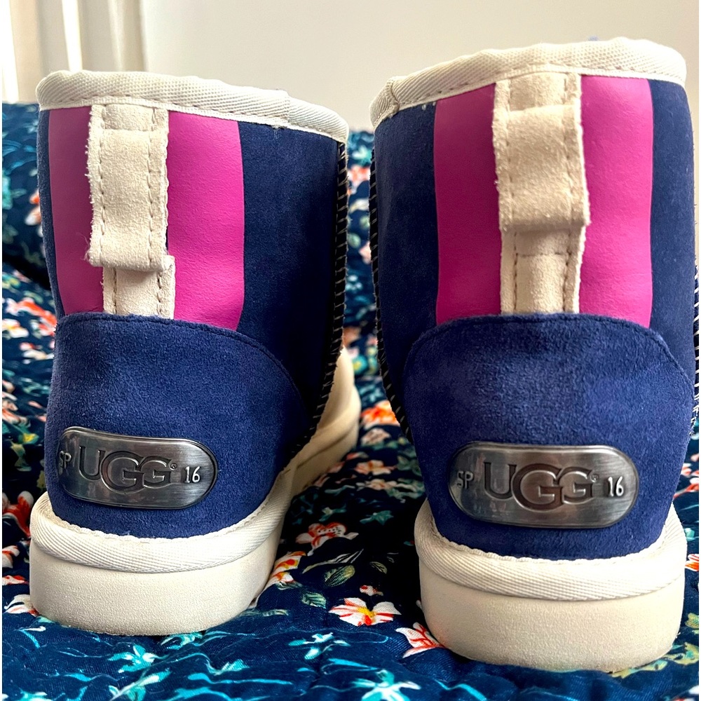 UGG CLASSIC MINI ll… VERY WELL CARED